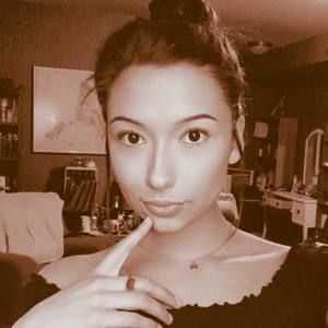 Meet your Posher, Olivia